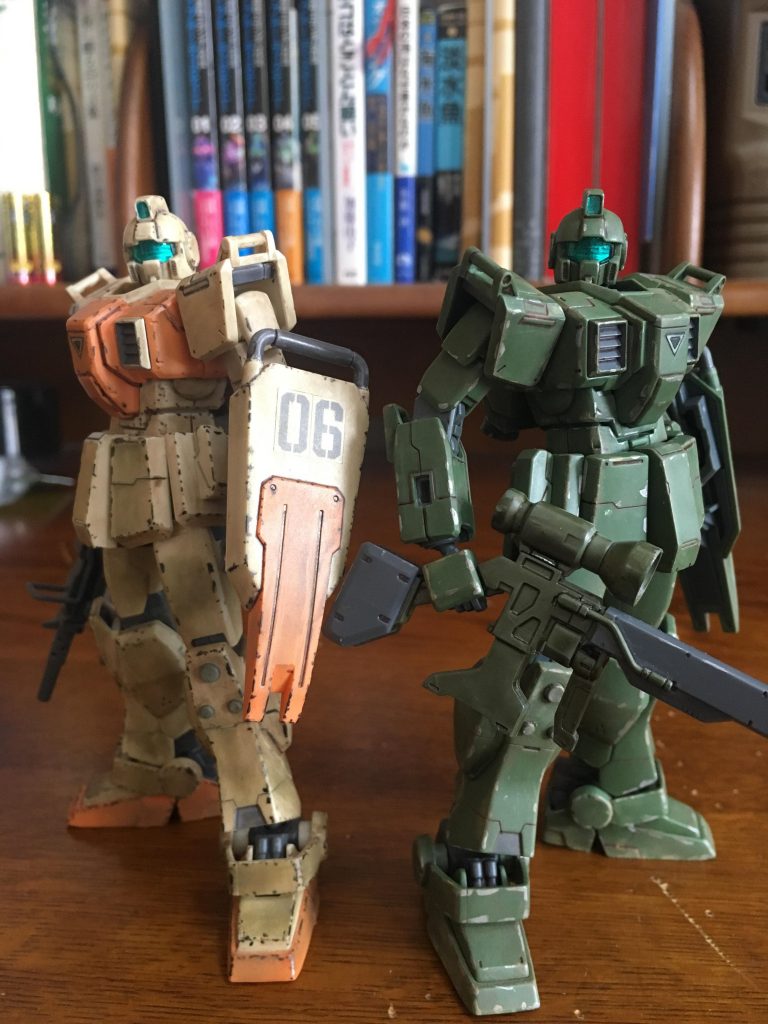 陸ジムとの比較。何でも屋(？)と狙撃手との違いを再現。