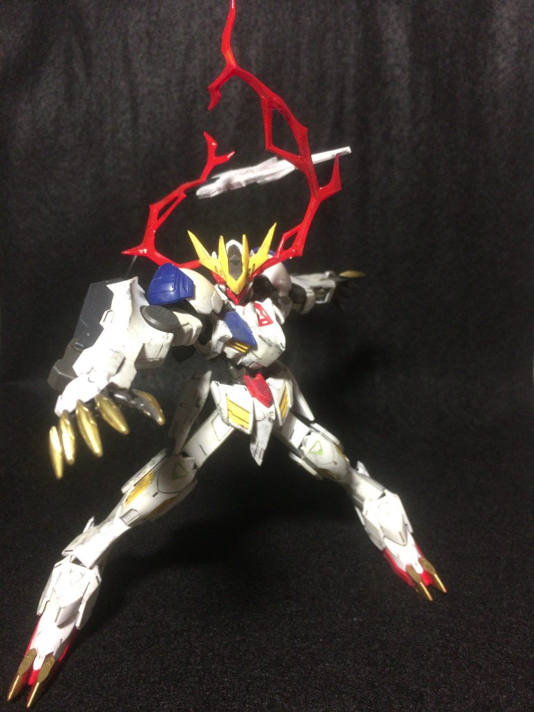 腕が大きなため躍動感のあるポージングが似合います。