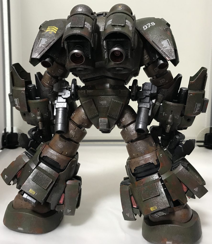 背面ブースターは外装を開き、内部にビルダーズパーツのMSスラスターを追加しています。