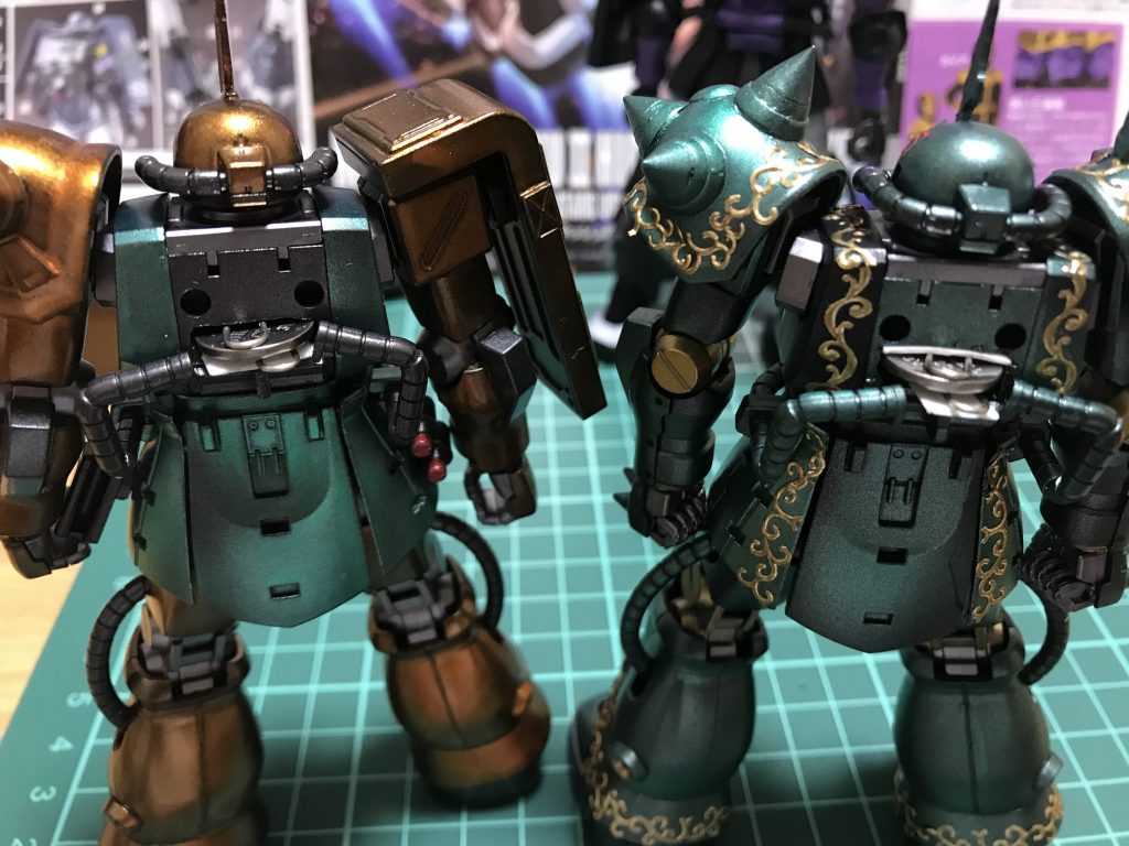 モノアイ電飾後2。電池は胴体に内蔵。端子は100均のクリップです。