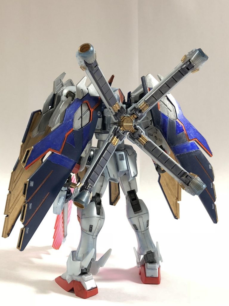 マントの裏と黄色いパーツは全て金に塗装