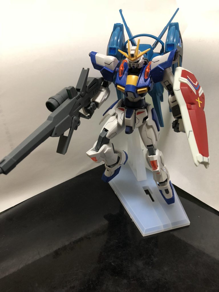 ビルドバーニングガンダムを青く塗ってみました
またGセルフのバックパックを取り付けてます