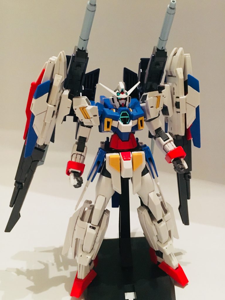 肩はオーライザーとバルバトスのパーツを貼り付けてます。足には旧キットのトールギスのパーツを貼り付けてマッシブな感じに。