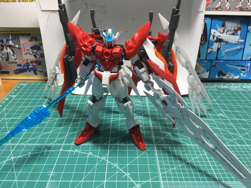 製作途中。すでにゼロ炎の全形態全部盛りというアイデアは最初から決めていました。一応ネオバード炎に変形は可能ですが、カッチリ保持できない為ほとんど変形させません。
 膝関節と足首関節にプラ板でスペーサーをかませ、合計2㎜延長しました。