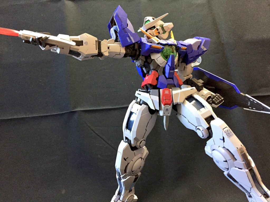 なーい(見切れてるけど)
「なーい」ができるのもPGだけ!(RGでも一応できるけど)
手首が結構前に傾いてるハンドパーツが付いてくるので、「なーい」やサーベルやブレイドで突くポーズもとれてかなり優秀!!!!!