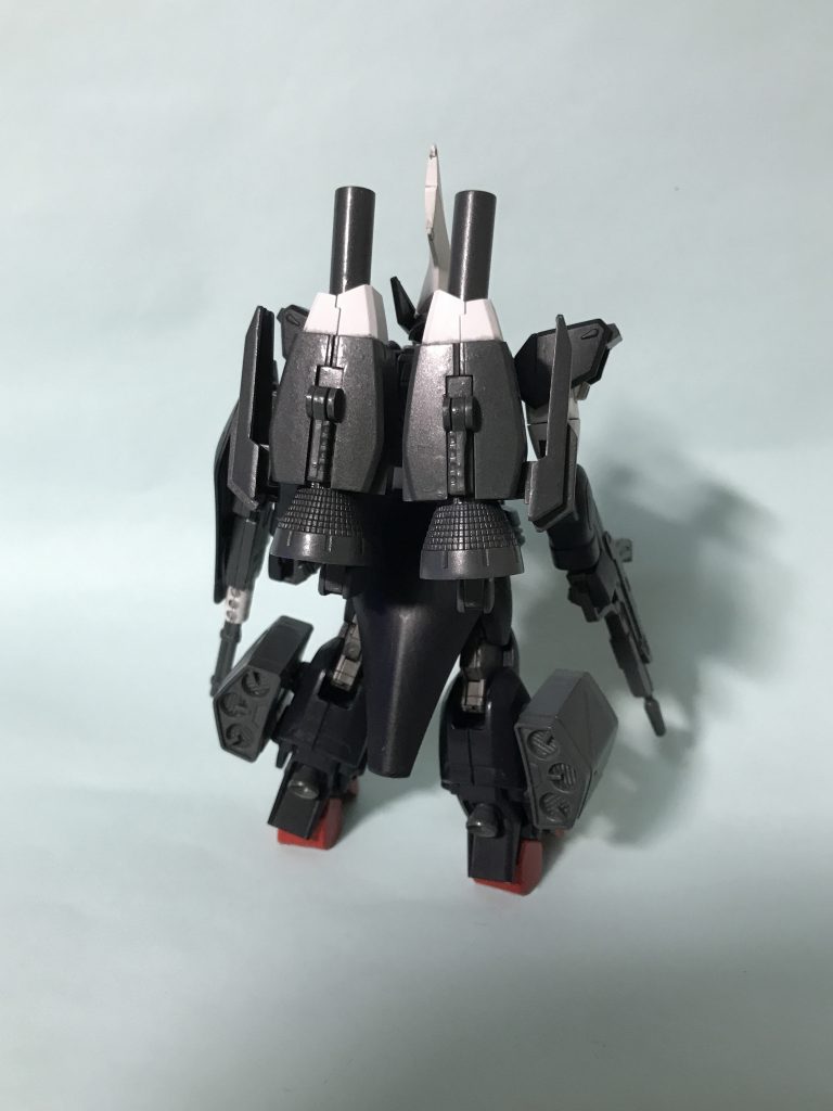 どこかで見たことあるようなカラーリング…