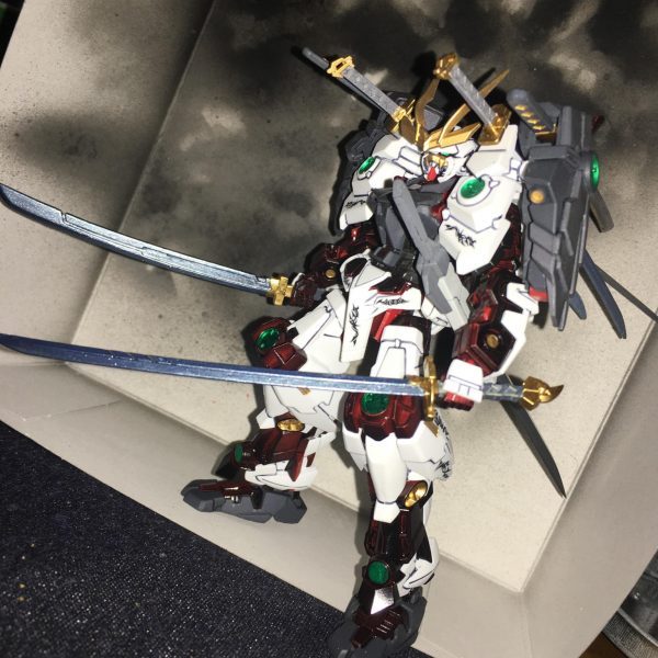 アストレイ・スミオニ