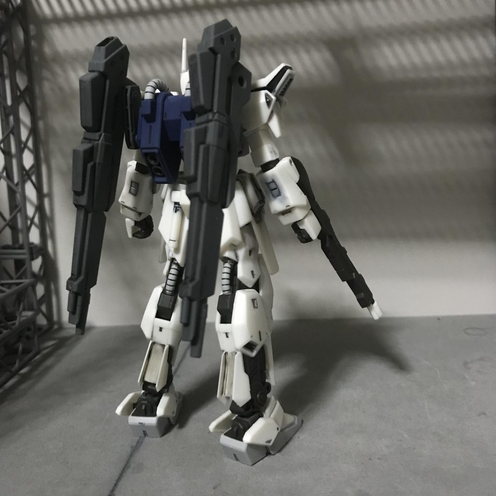 後ろはこんな感じ
Ｚ系のライフルと同等の威力が出る大型ライフルを装備。