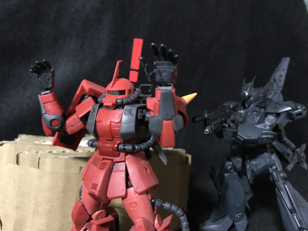 「動くな！」
ビックリマークはプラ板切り出して作りました。この場面ができて満足！