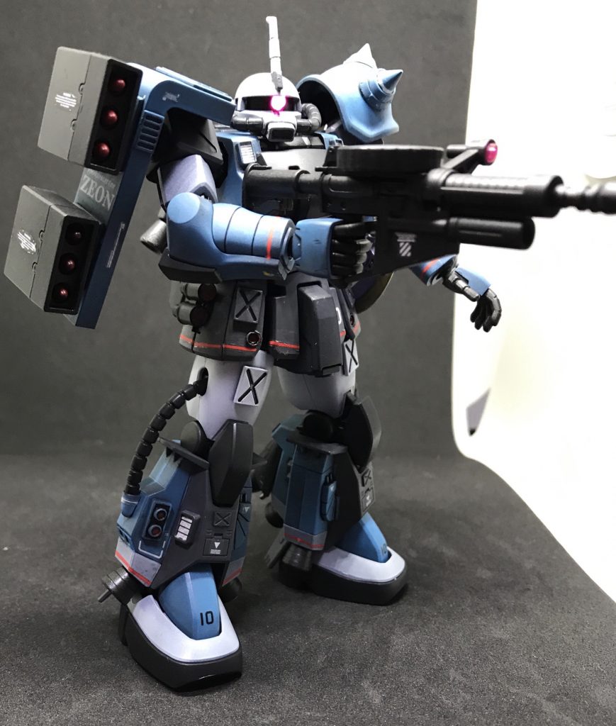 シールドにはネオジム磁石でミサイルポッドを装着できるようにしました。