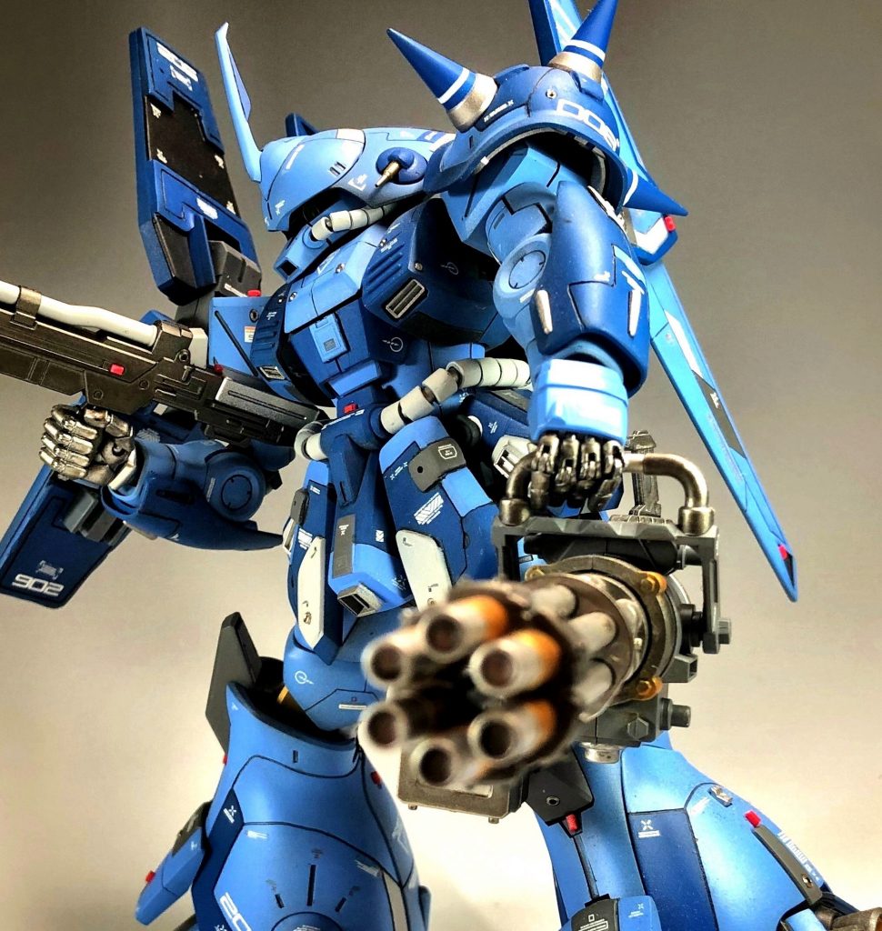 全体的なブルーは、蛍光ブルーを30%くらい足して立ちを良くしてます。