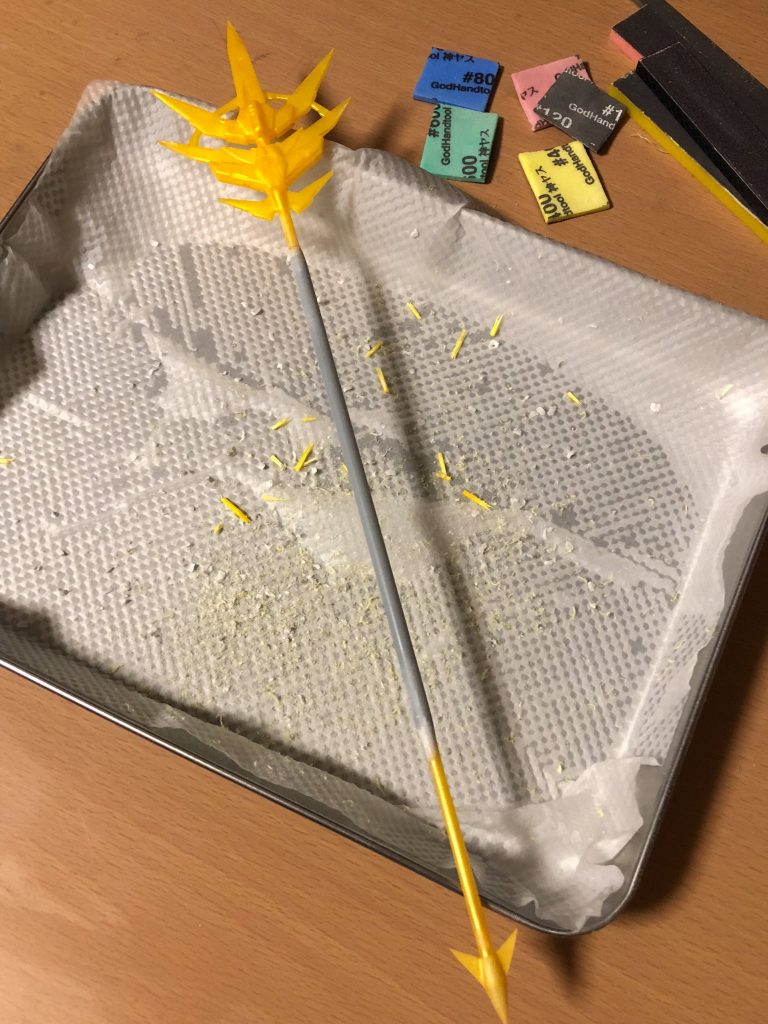 ギャンスロットのパーツをカットしてプラ棒に繋げて長さを延長。