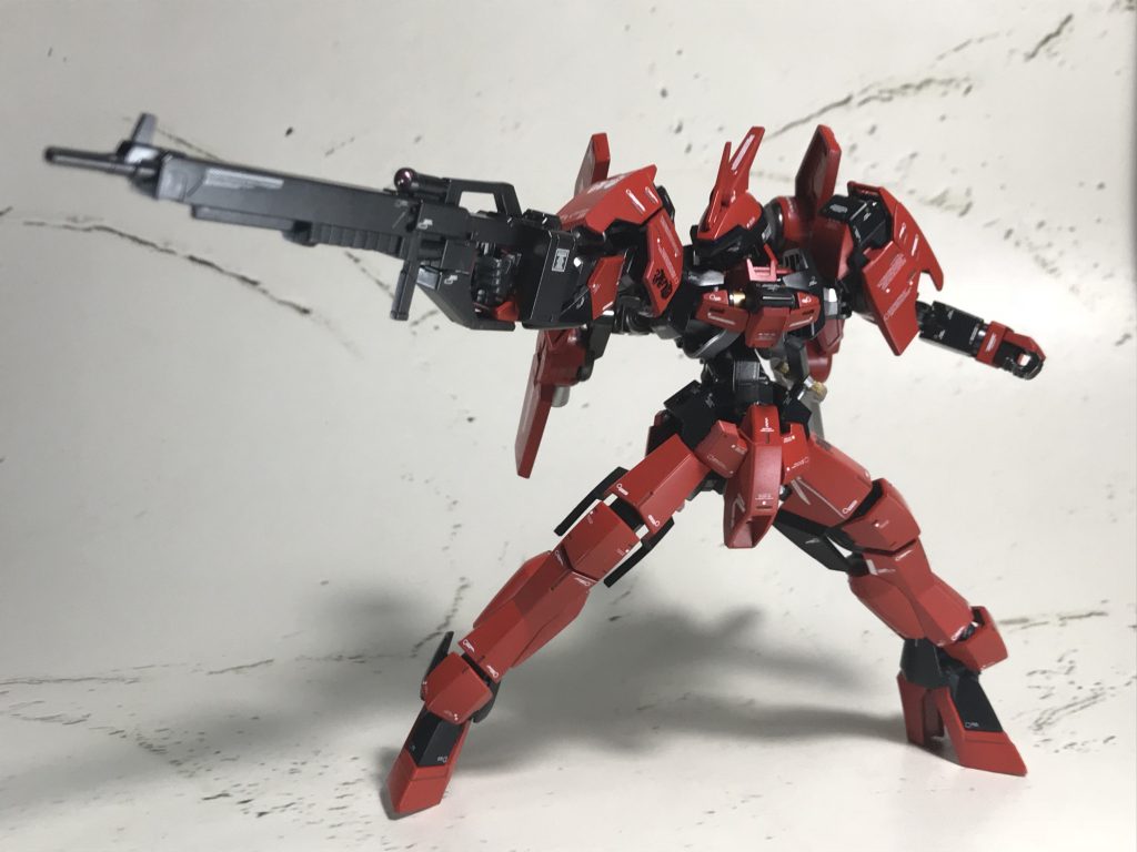 ライフル
グシオンリベイクのロングバレル仕様にセンサー追加、銃口などジャンクパーツでデコレイト。