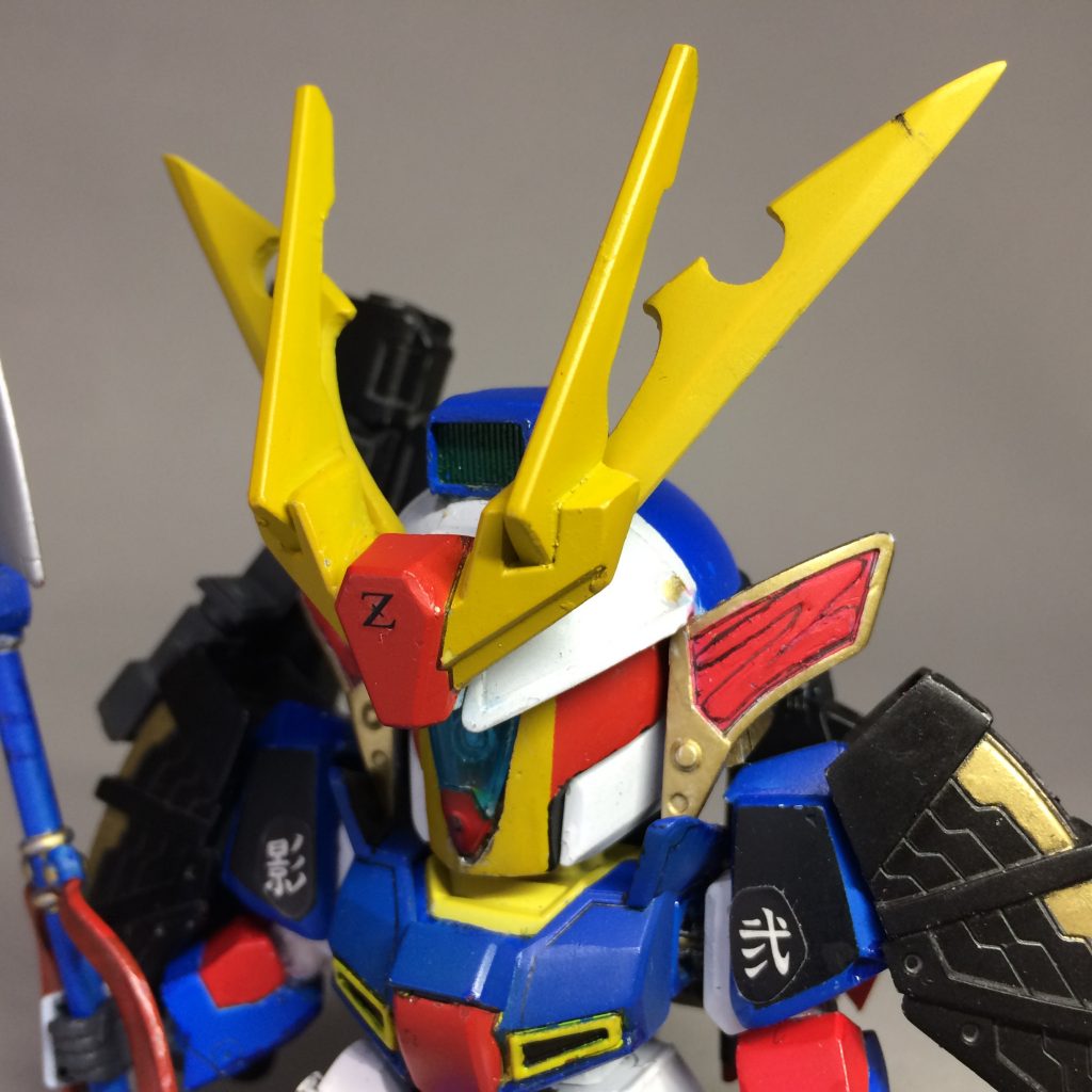 「夜戦を得意とする隠密行動部隊」という設定を汲み、パテと陸遜の肩鎧を加工して作った暗視スコープ「写導倍座(しゃどーばいざー)」と、BB戦士398ライトニングガンダムのツノを加工した「早期警戒管制繊叉(いーわっくせんさー)」をオプションで用意しました。