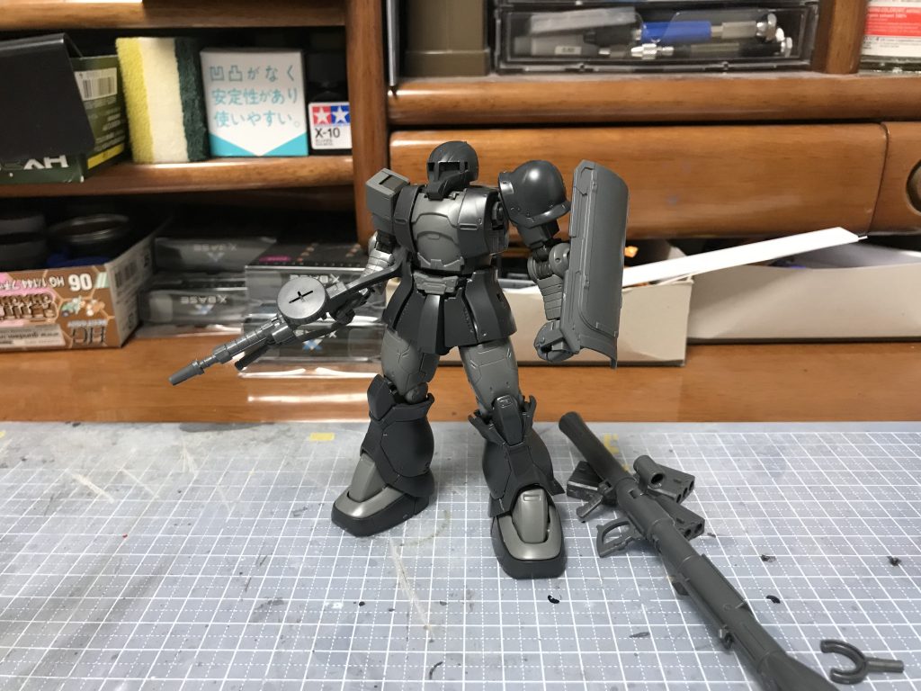 赤い肩のアイツ–2枚目/制作者：ヤマクロス