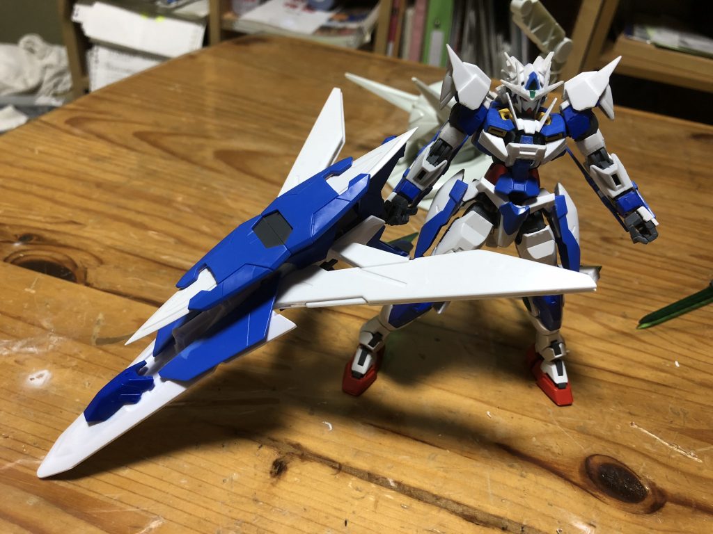 アーザセイバーはGNソードⅤのように銃にもソードにもなりますが、重すぎてヤヴァいw