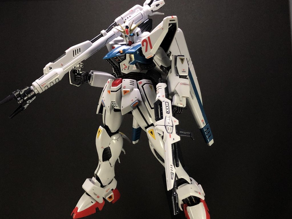 EXVSシリーズではお馴染みのビームバズーカ
持ち手も稼働するので自然に構えられました。