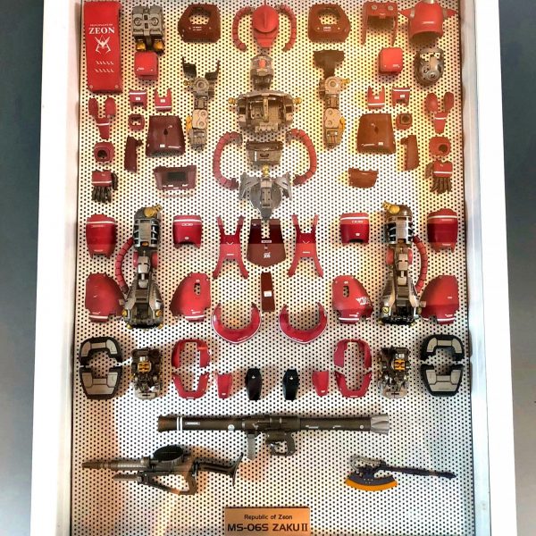 シャアザク 分解ディスプレイ