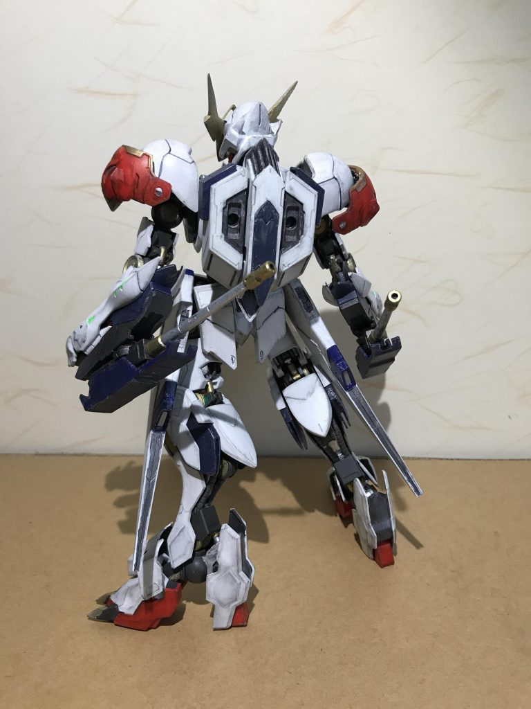 バックショット。
裏塗りが結構いい感じに重厚感出してるかなっと思います。