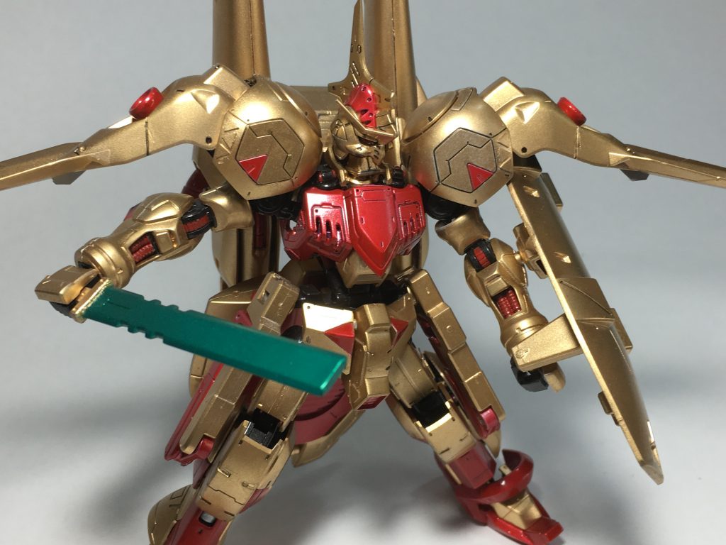 キマリストルーパーの肩とバックパックを通常のキマリスのものにして再現しています。