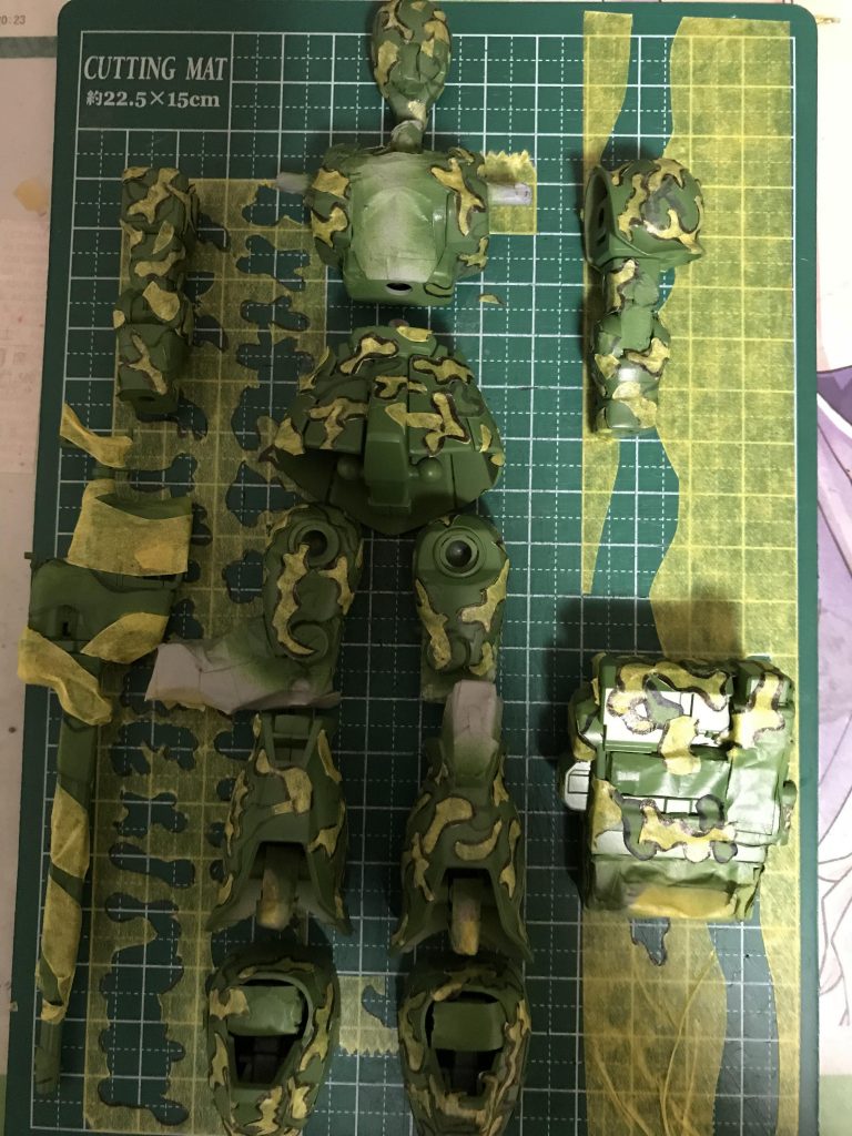 2段階目塗装終わってまたテープぺたぺたして最後に茶色塗って終わり