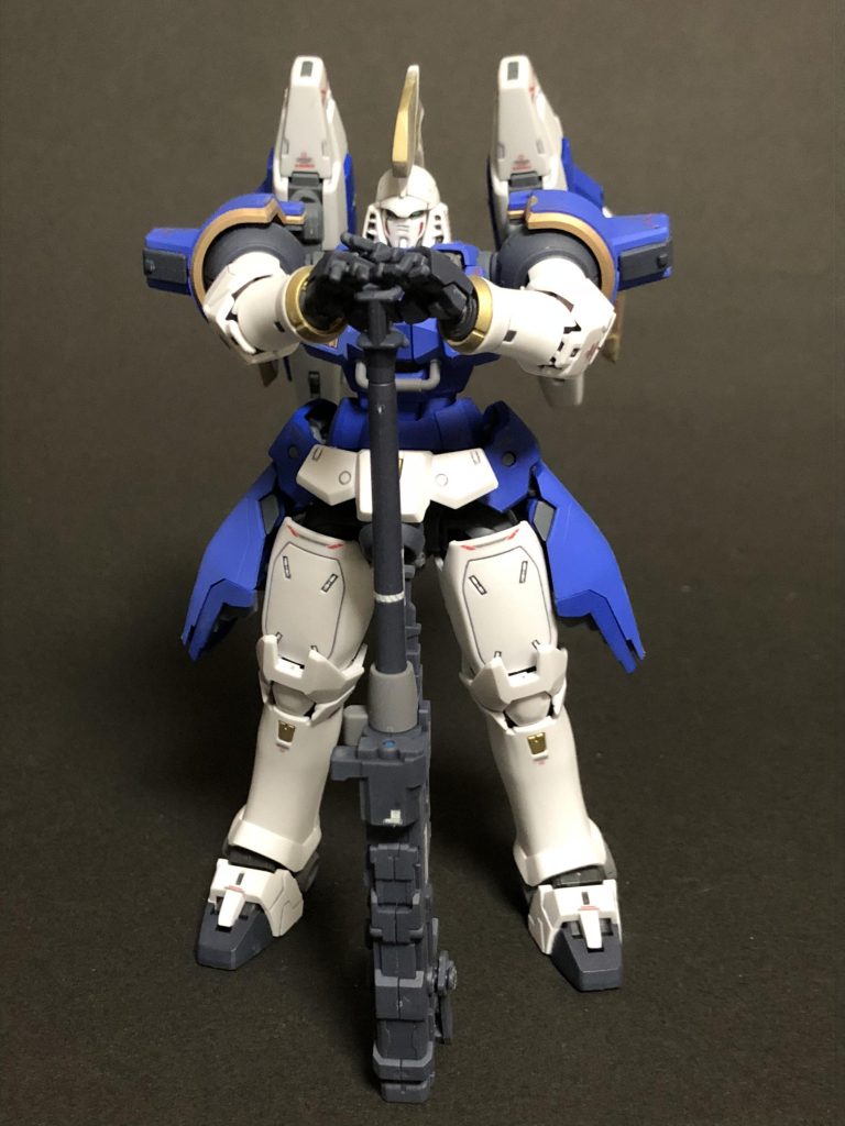 みんな大好き「エレガント立ち」も難なくやれるのはさすがRGですね。