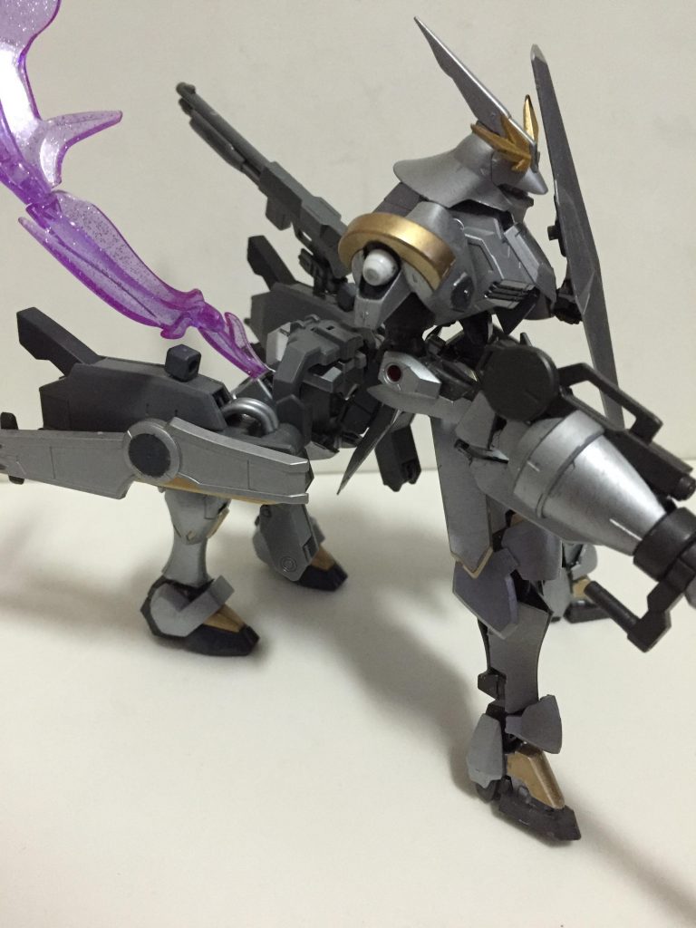 白銀の騎兵–4枚目/制作者：ワンタン