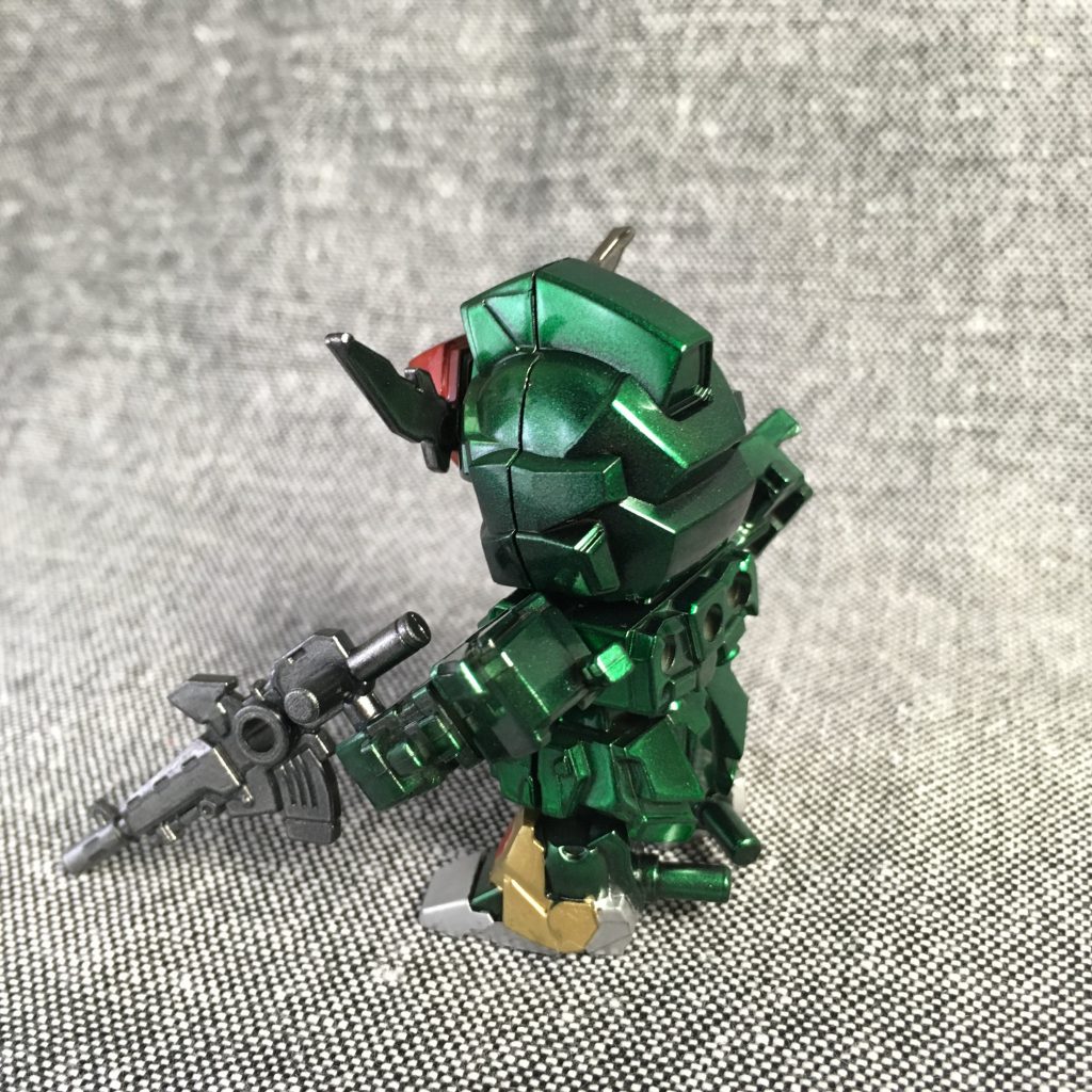 今回はイージーペインターでキャンディ塗装の後、細かい部分はエナメル塗料で筆塗りしました。