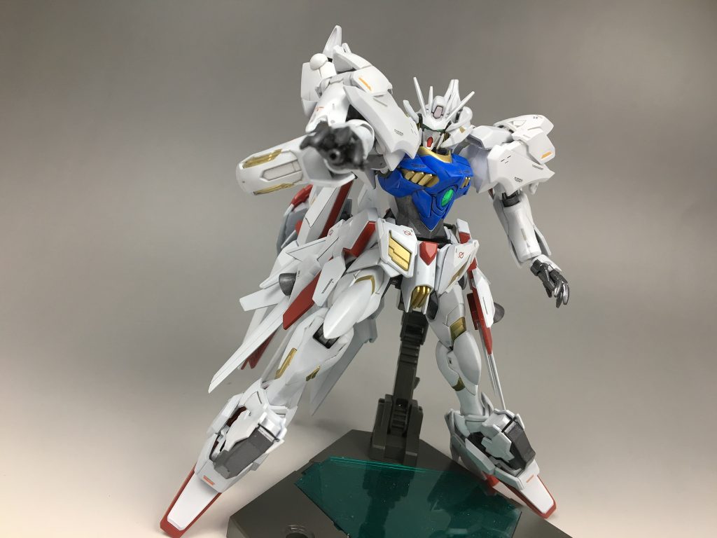 腕が凄いことになってるので他の汎用ビームも出力マシマシになってそうです。この手の武器は相手の顔面掴んでからバシューっと出して欲しいですよね。好き。