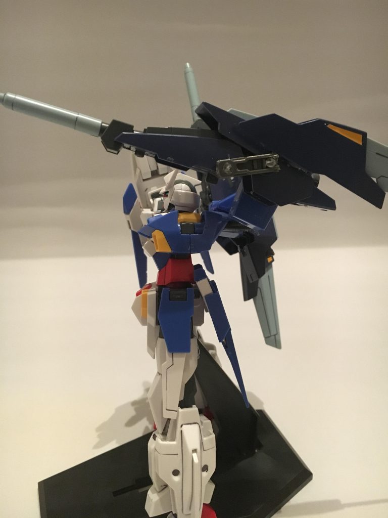 こんな感じでくっついてます。age2の背中に何か付けたければこの場所につければ変型時に干渉は出ません(^ ^)