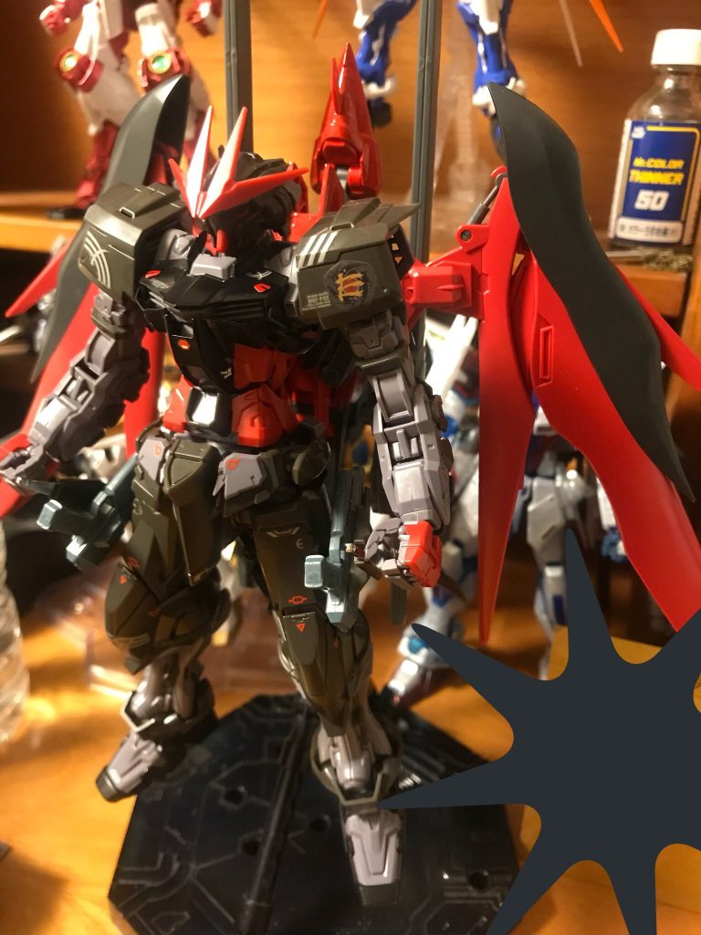 因みに左肩のマーキングシールはMG ガンダムアストレイ ブルーフレームDにボーナスシールとして付属しています!