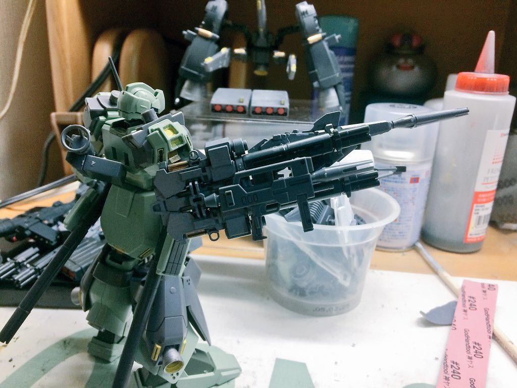 こうして
(ビームマグナム、ガトリングガンに加えてビームスプレーガンをセット。分離可能。)