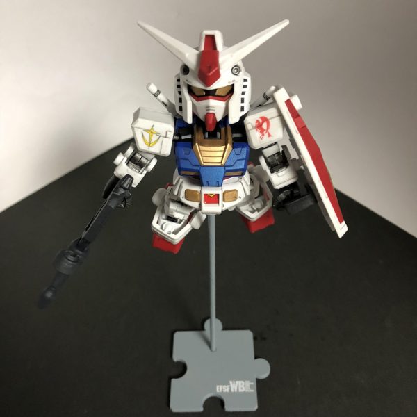 ちっこいけど、スタイルのいい、白い奴