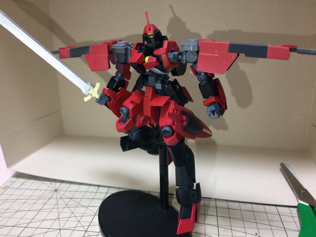 シールドクロウ展開。懐に入り込まれた時や囲まれた際に有用。ある意味一発限りの最終手段