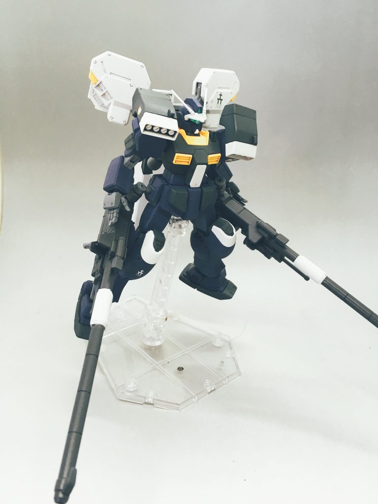 ダブルキャノン＋肩ミサイル。ミサイルはブースターと干渉したので幅詰めしました。