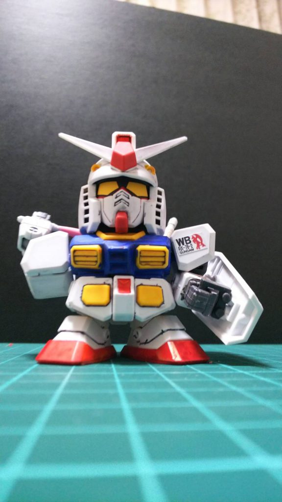 バックパックからビームサーベルを抜く‼️