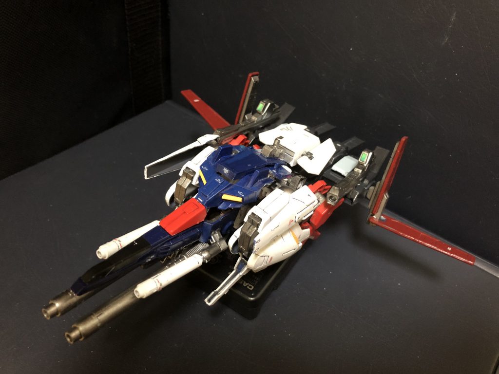 Gフォートレス
ZZ REVIVEが可変した形態。背面のBWSを分離、機首部にダブルビームライフルを接続、バックパック部を後方にドッキングさせ完成する。