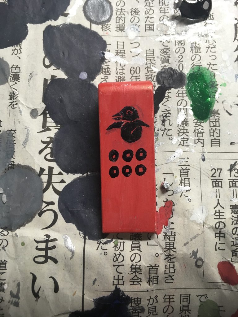 マーキング部分は爪楊枝にガンダムマーカーのインクを乗せて描きました。