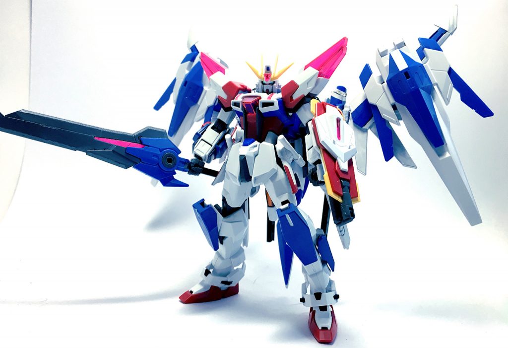 ## ビルドストライクギャラクシーコスモスtype-K
オーコスモライザーB0の加速度に耐えられなかった四肢を強化した機体
全体的に防御面が強化された他、右腕にはバーニアが追加され、亜音速で拳を振るうことが出来る。