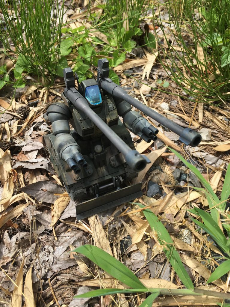 庭で撮影ガンタンクは外が似合います( ´∀`)
悪いのは俺の撮影の腕(;_;)