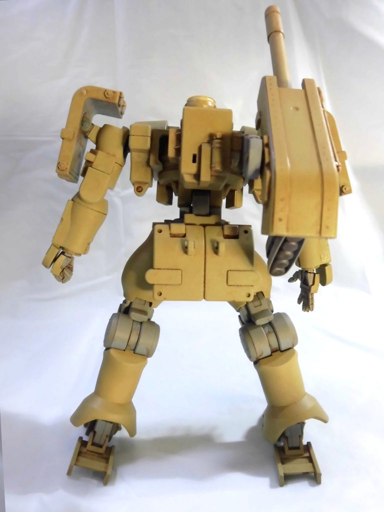 そして、とっぱらった足アーマーを主砲のカバーへ。