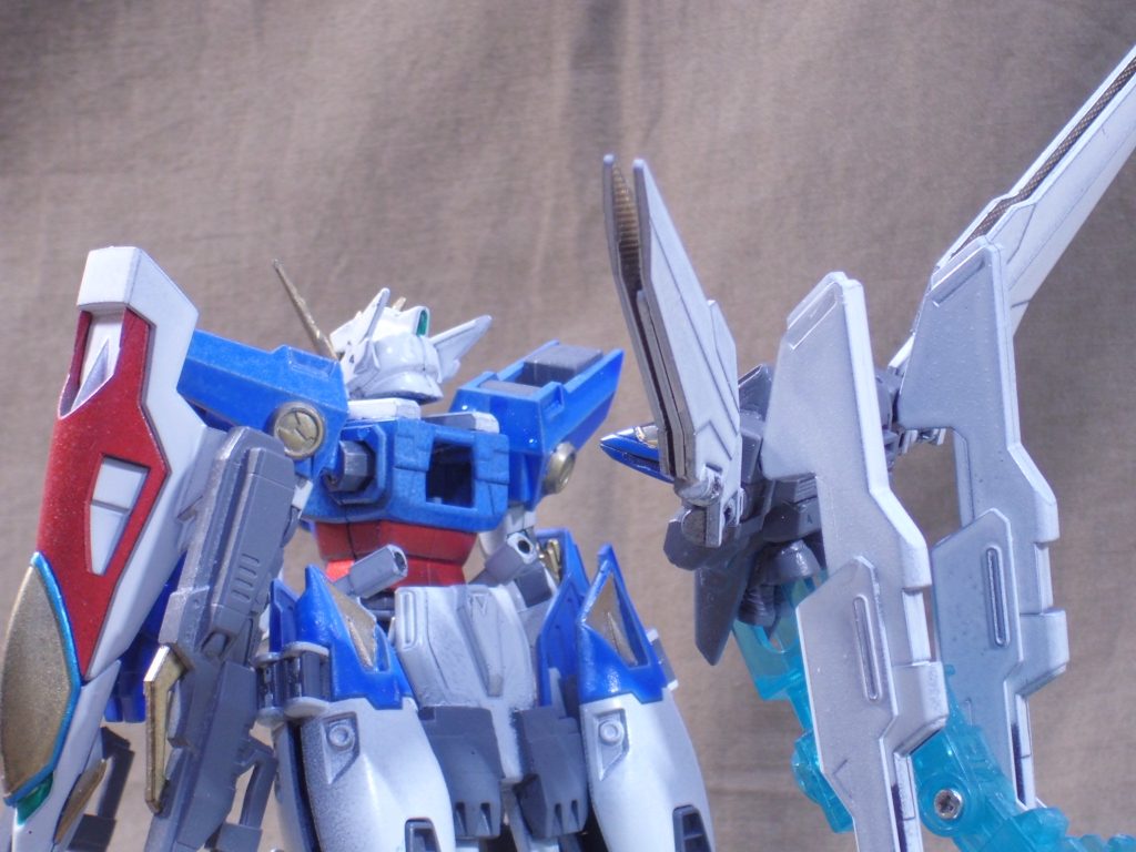 ウイングバインダーは腰アーマーに設置。