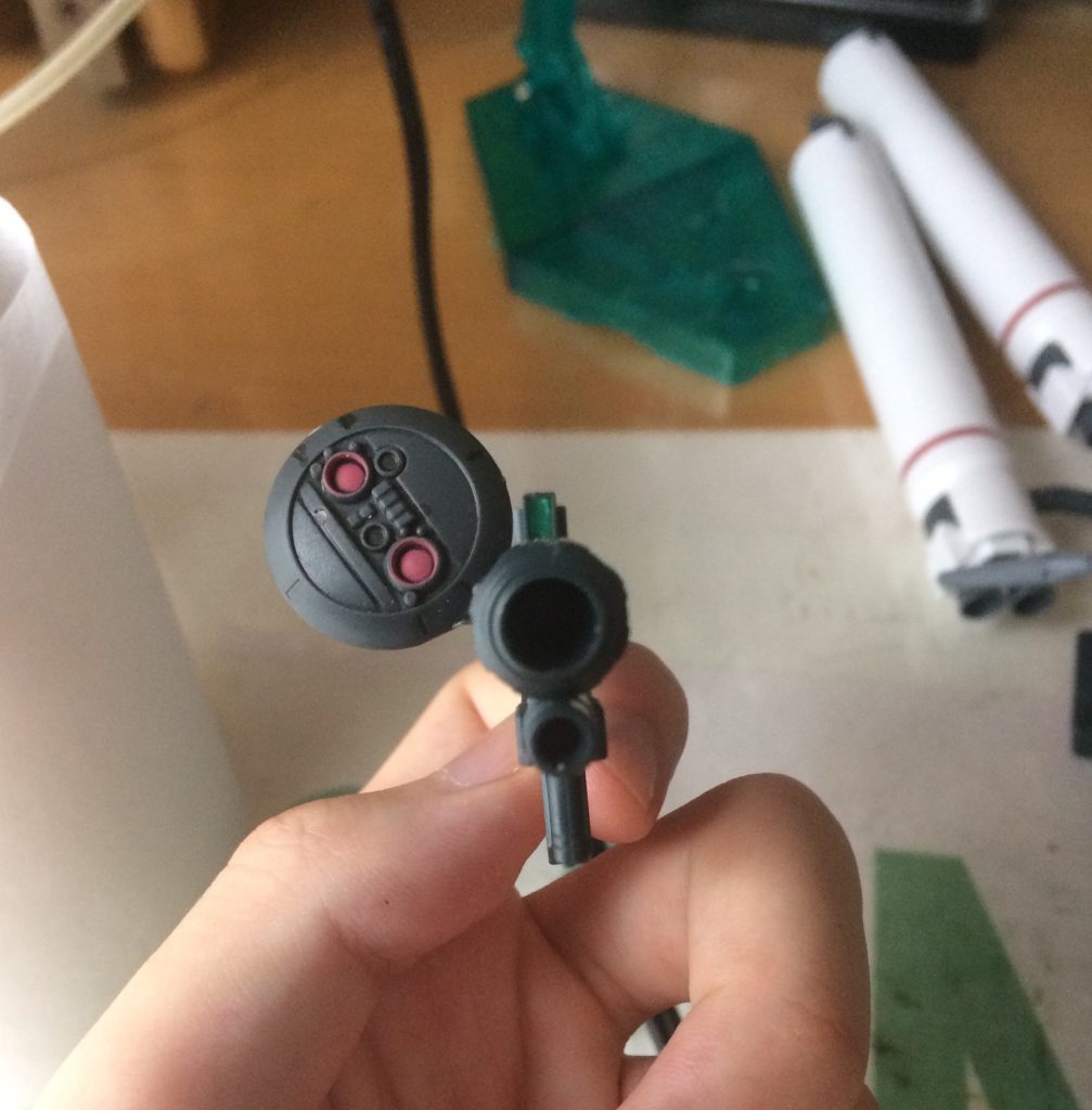 こうして
(Ex-Sのレドームをハイパーバズーカの1つに装着。  フィット感が気に入ってます)