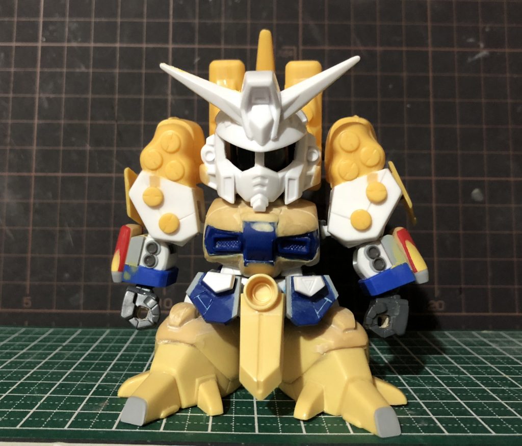 BB戦士のガンダムF90と旧1/144ズサをミキシングして、足りない部分はジャンク、プラ板やパテ、市販パーツで補充しました。