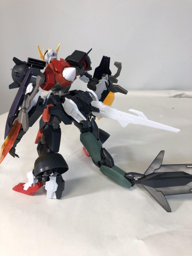 最初はテールの先端にとんでもないものが…