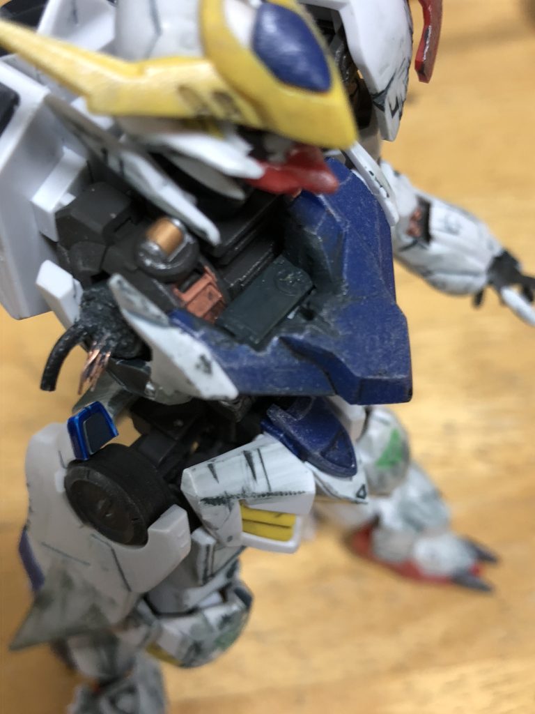 頭や胸、腕のダメージ加工は手抜きです(笑)