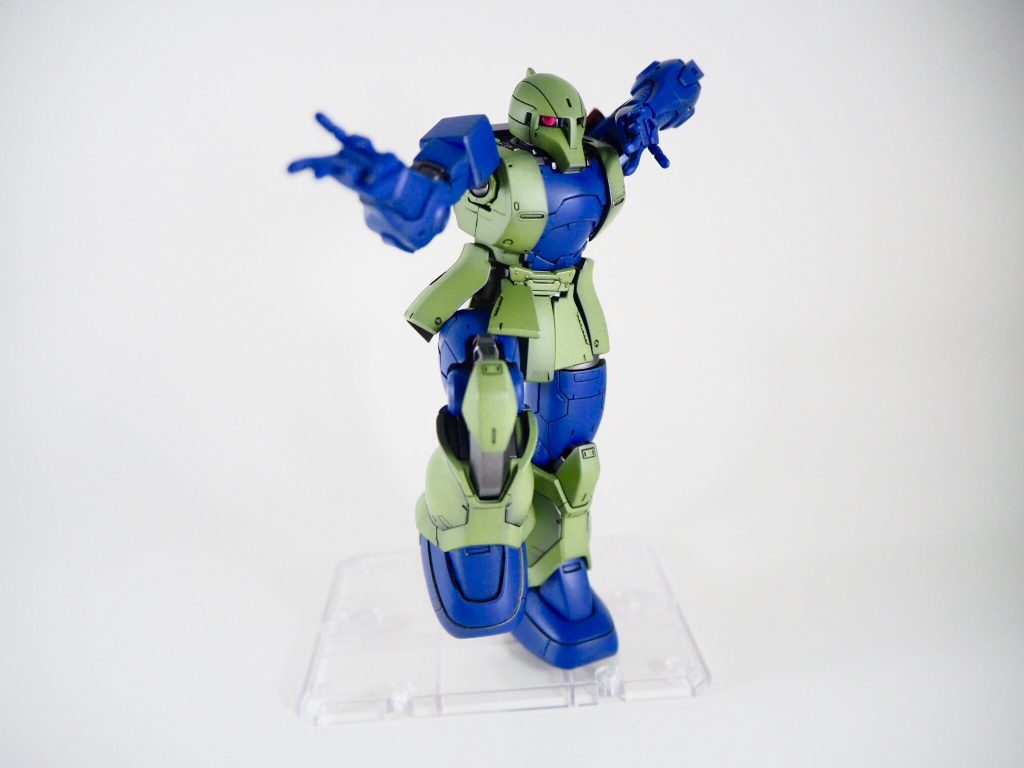 赤い肩のアイツ–5枚目/制作者：ヤマクロス