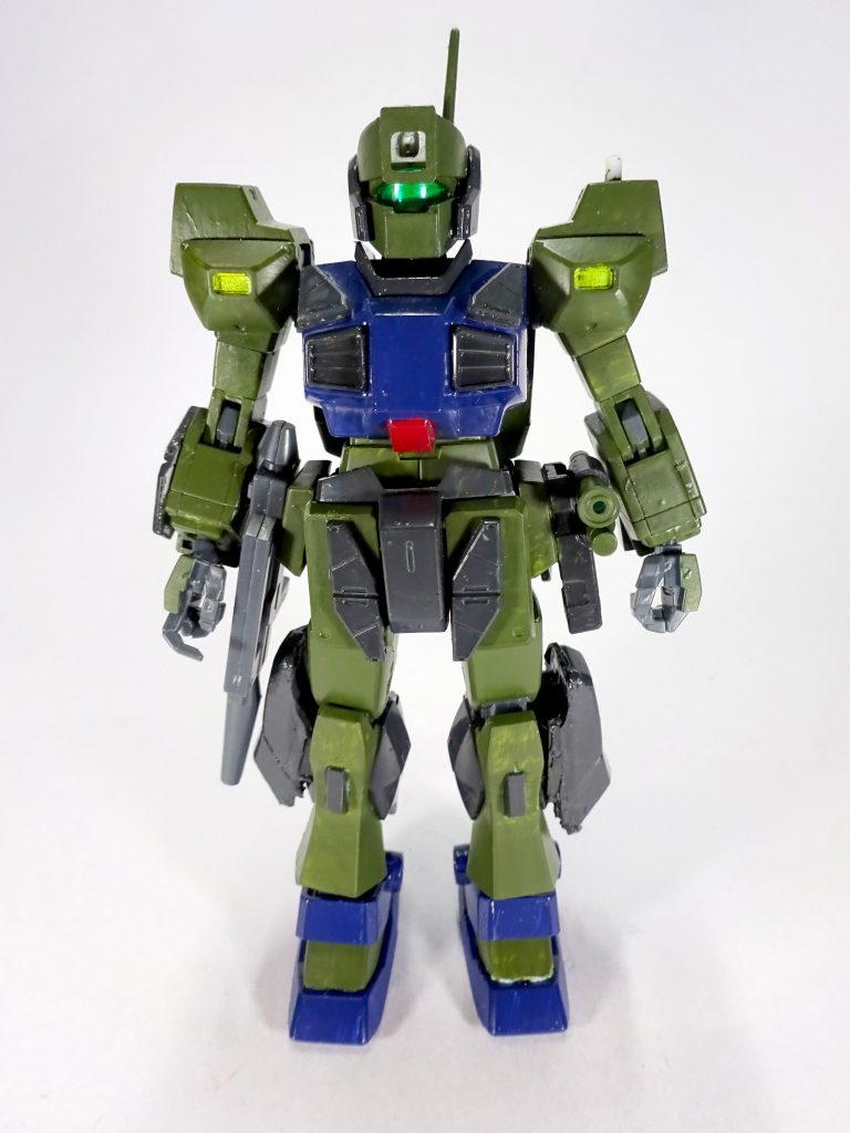 ## 正面
フロントアーマーと胸部に追加装甲を付けて