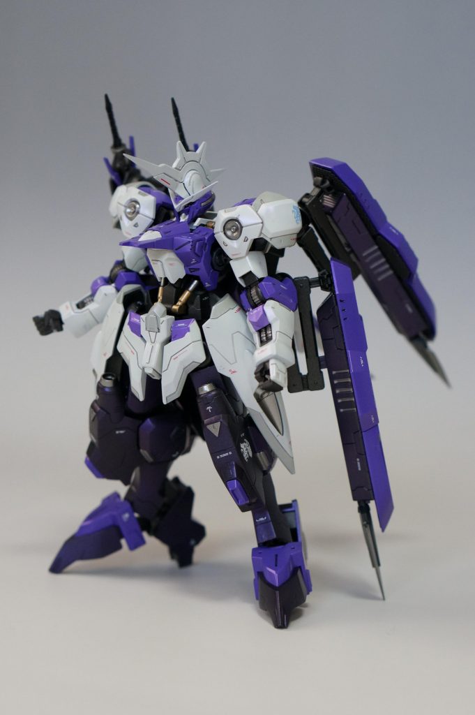 元々が優秀なキットなので本体はほぼキマリスヴィダールで合わせ目けしやアーマーの裏を埋めたりくらいしかしていません。