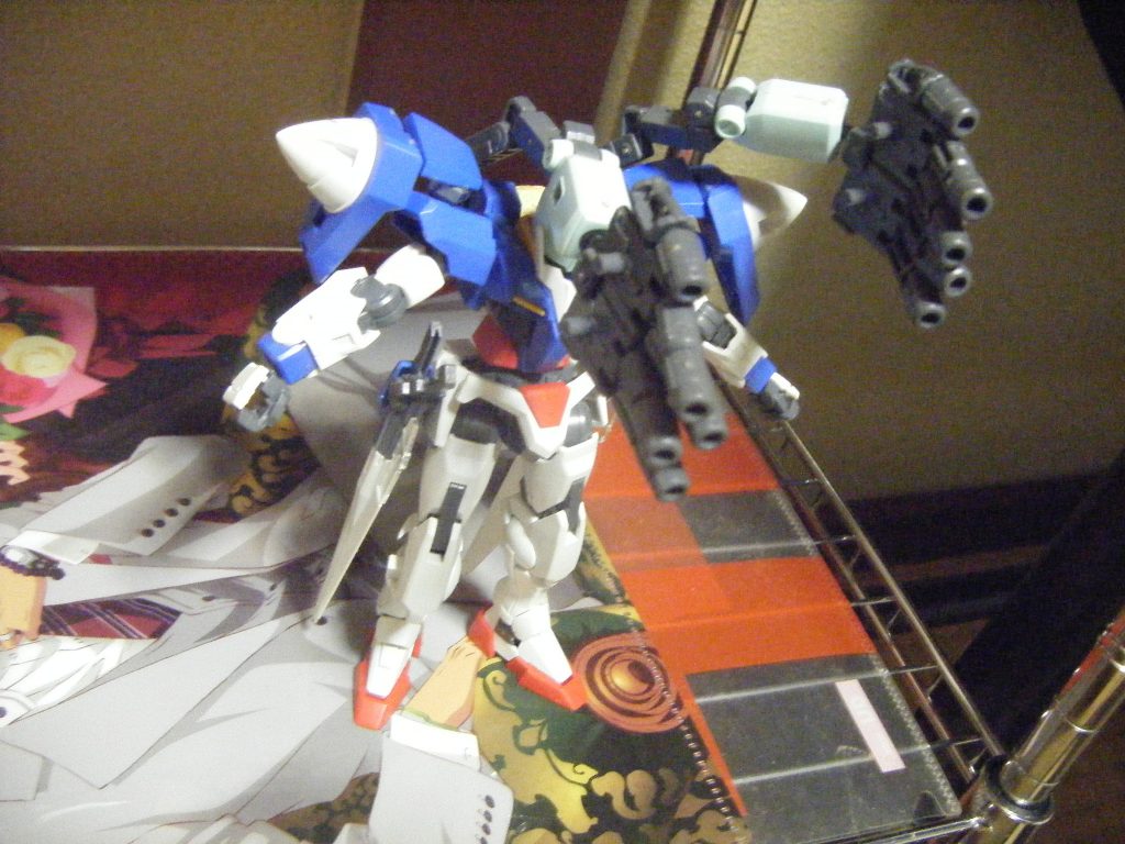 ジオングのように全方向高火力砲発射可能。